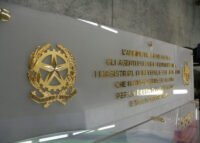 Schild aus Plexiglas